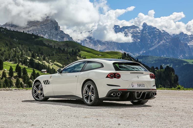 03_Ferrari_GTC4Lusso_2016