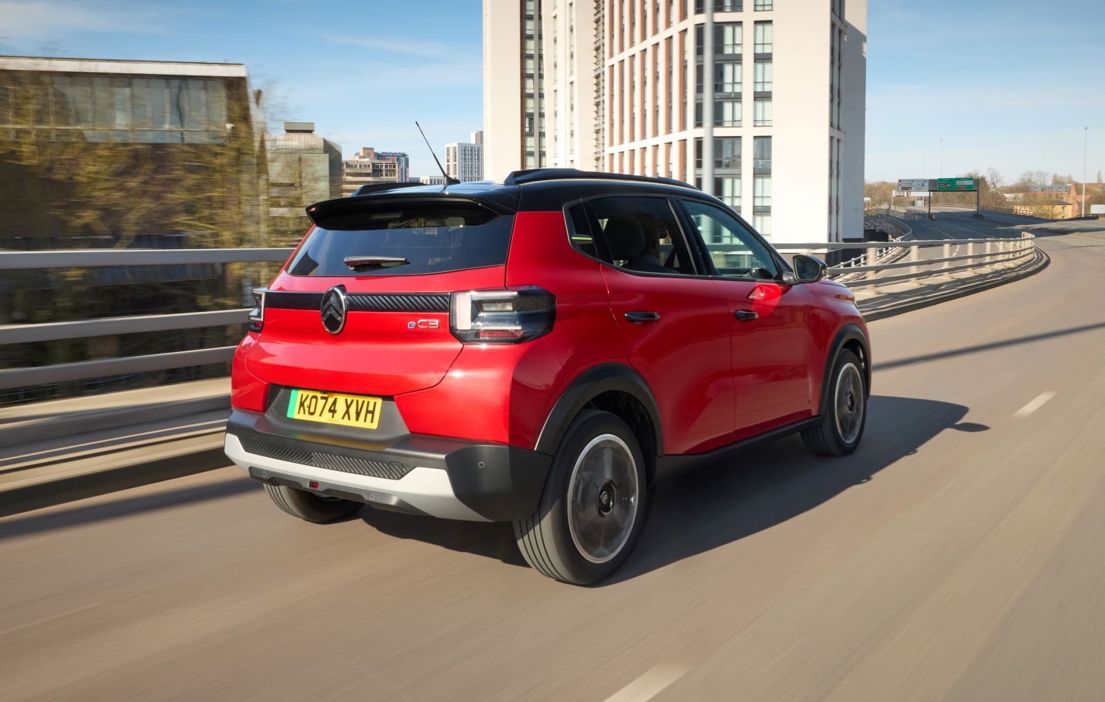 Citroen e-C3 driving