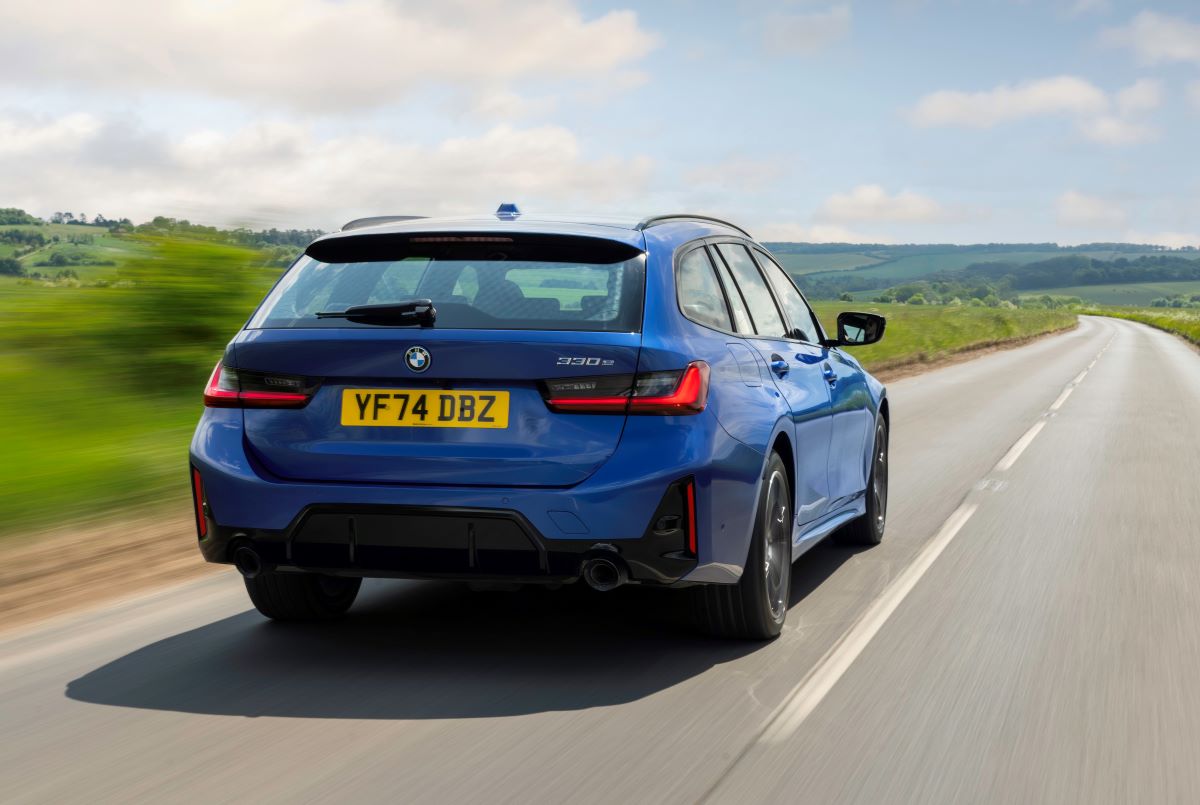 BMW 330e Touring rear