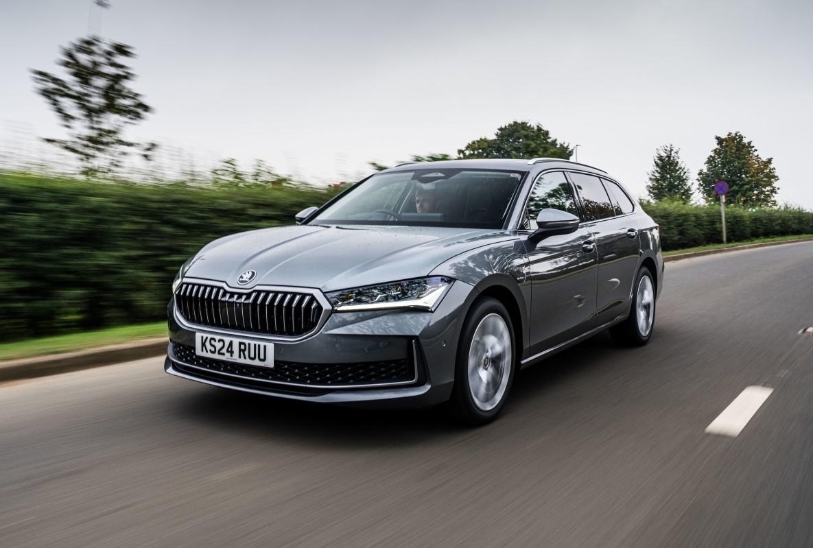 Skoda Superb driving