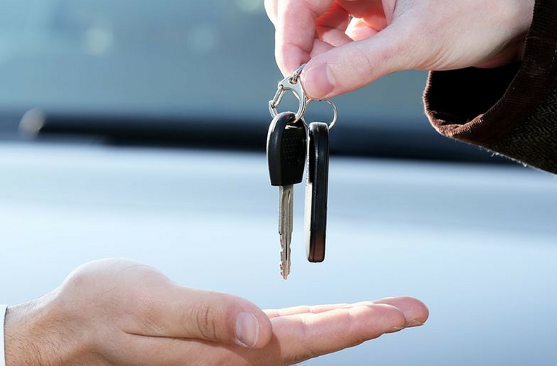 exchanging car keys